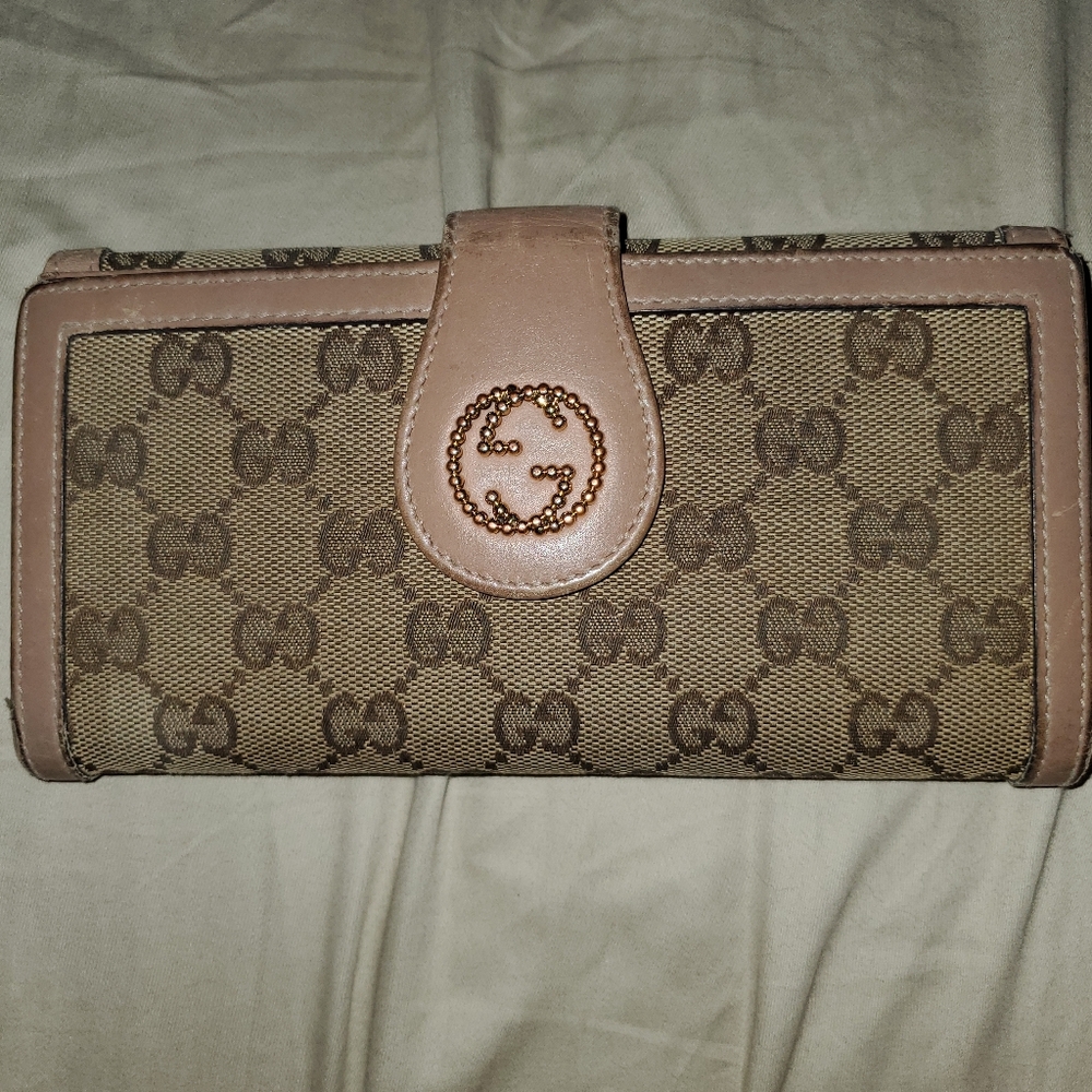 Vintage Full Size Gucci wallet